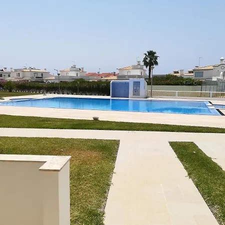 O Monte - U * Guia (Faro)